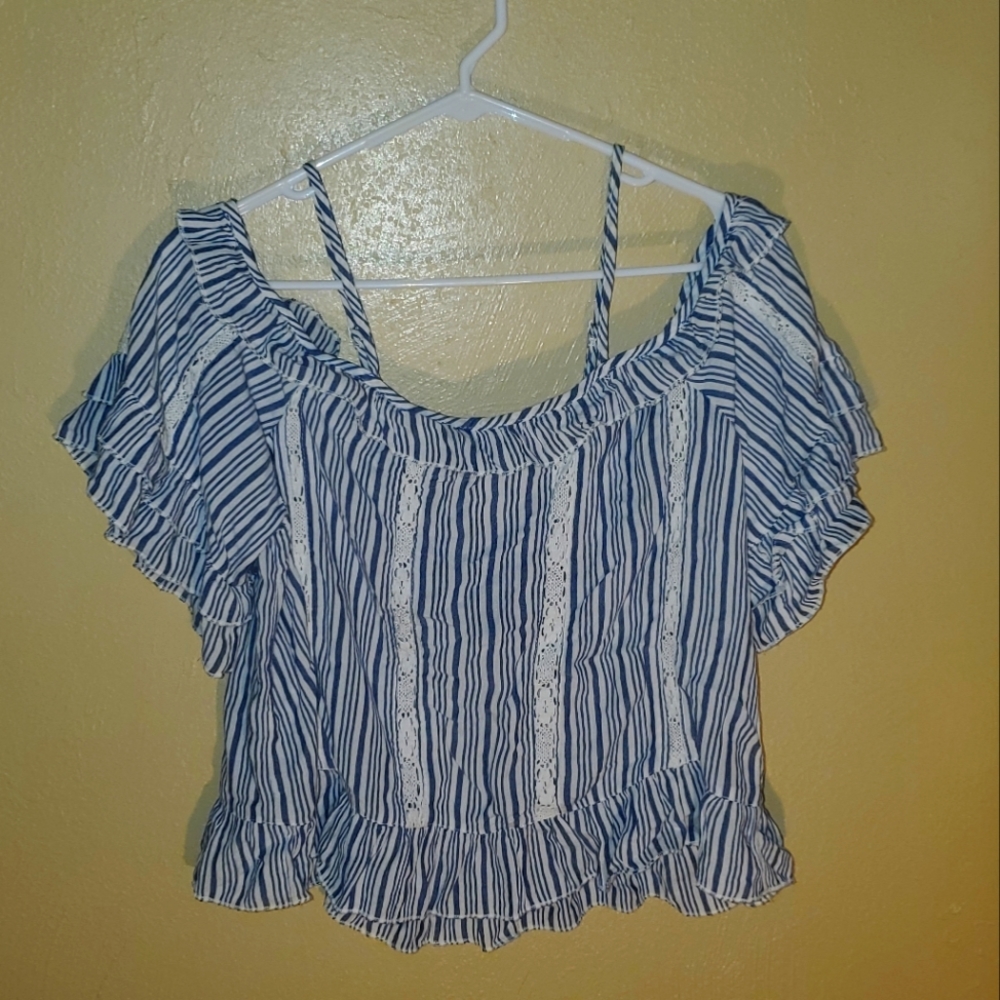 American Eagle Off the shoulder top